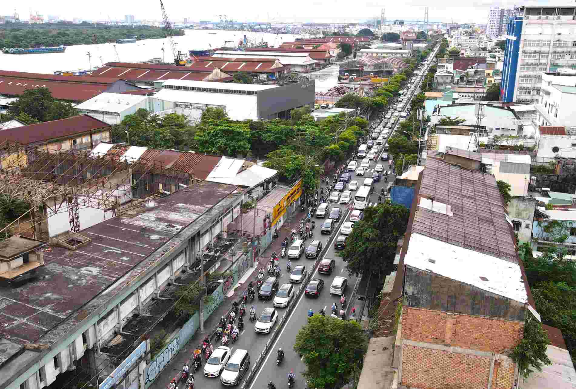 La rue Nguyễn Tất Thành sera élargie à 8 voies en direction du port de Nhà Rồng - Khánh Hội. Photo: Anh Tú