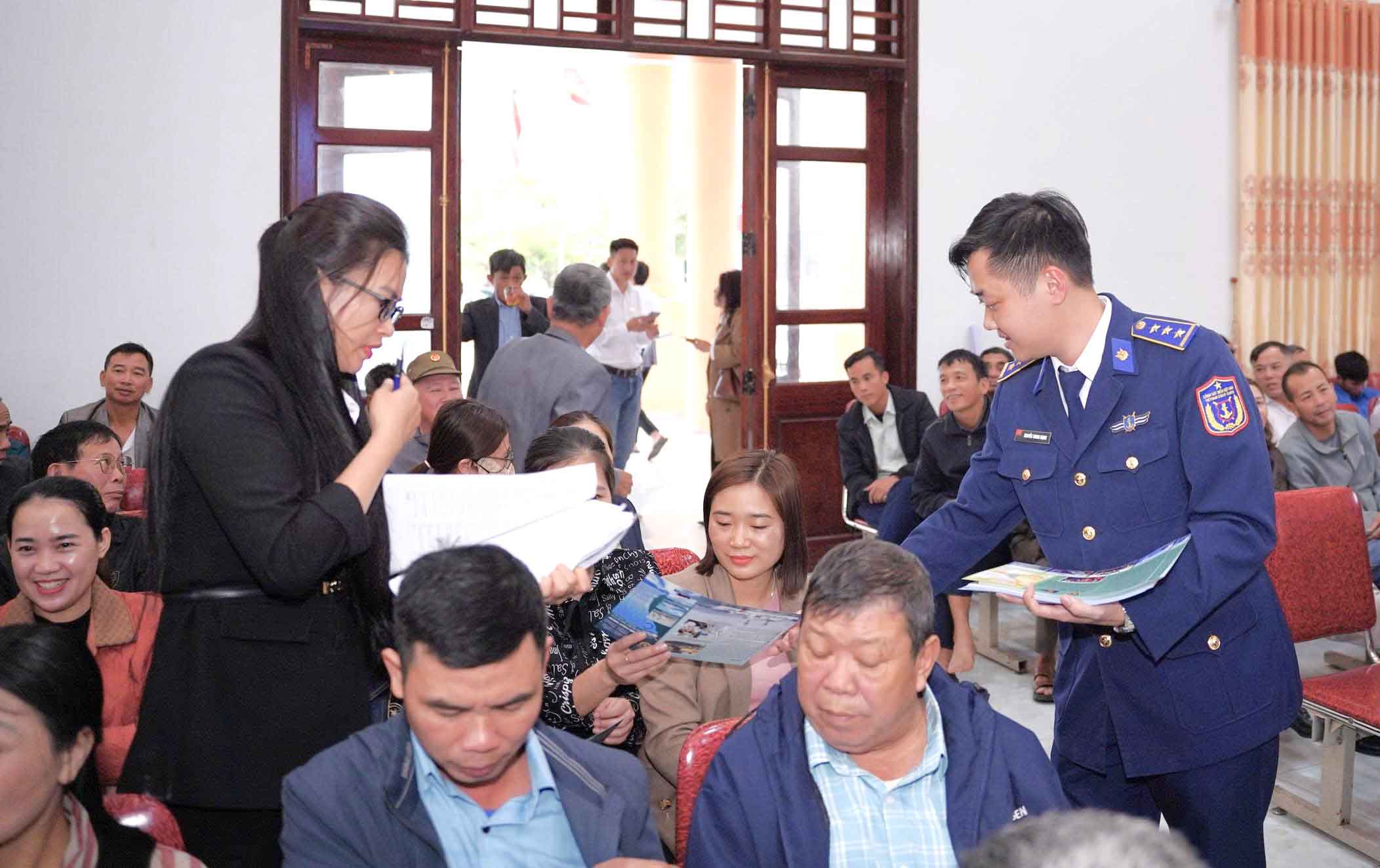 Cán bộ Cảnh sát