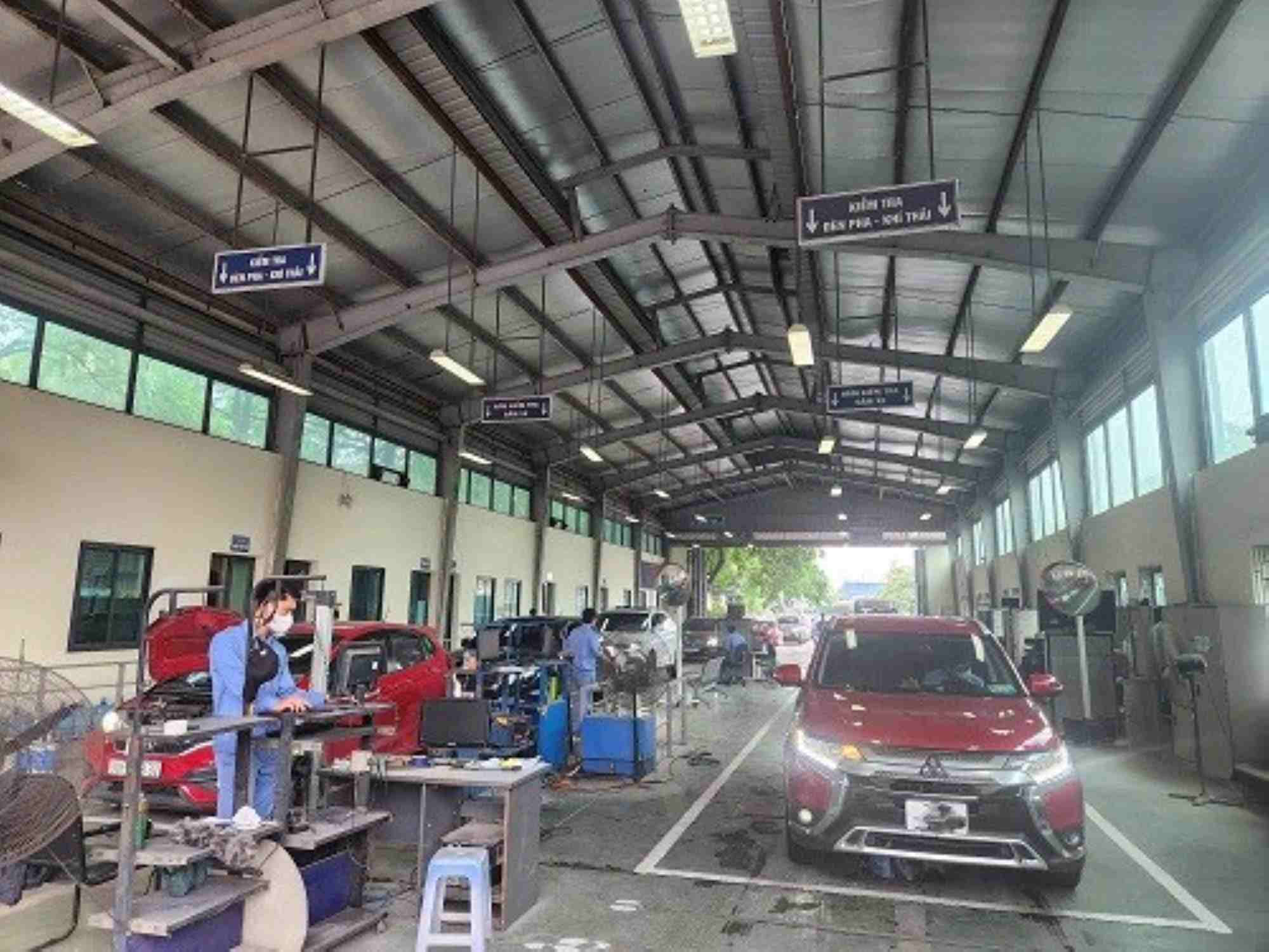 Tightening emission control of cars from 1. 3. Photo: Minh Hanh