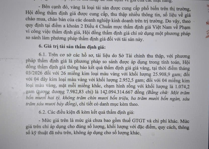 Notice from the Ha Tinh Department of Finance about selling gold. Photo: Tran Tuan