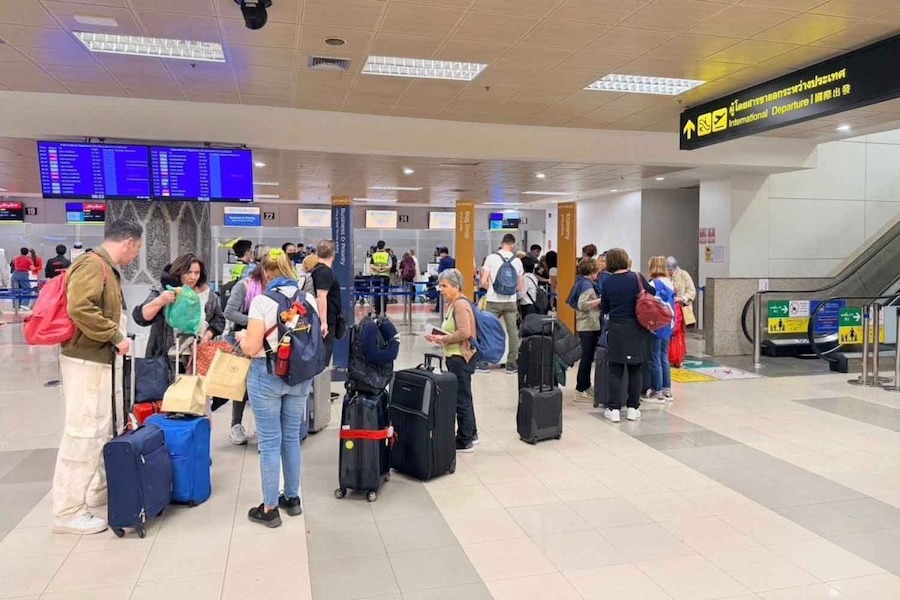 Passagers à l'aéroport de Suvarnabhumi le 1er mars. Au moins 166 vols à destination et en provenance de Thaïlande ont été annulés en raison du conflit au Moyen-Orient. Photo: Aéroport thaïlandais