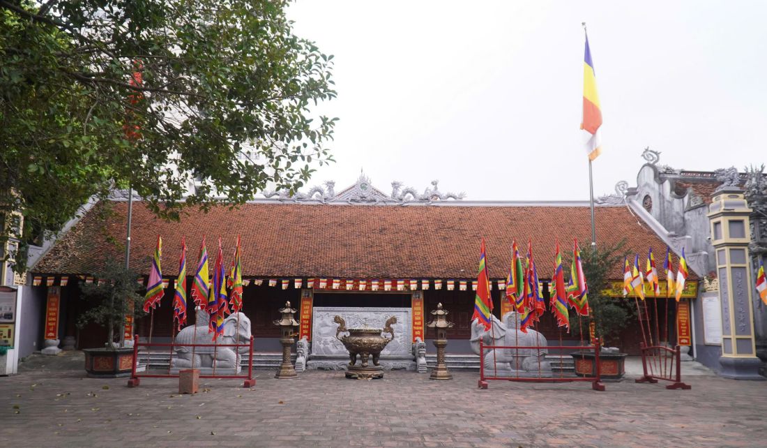 Scene in front of Hai Ba Trung Temple. Photo: Minh Chinh
