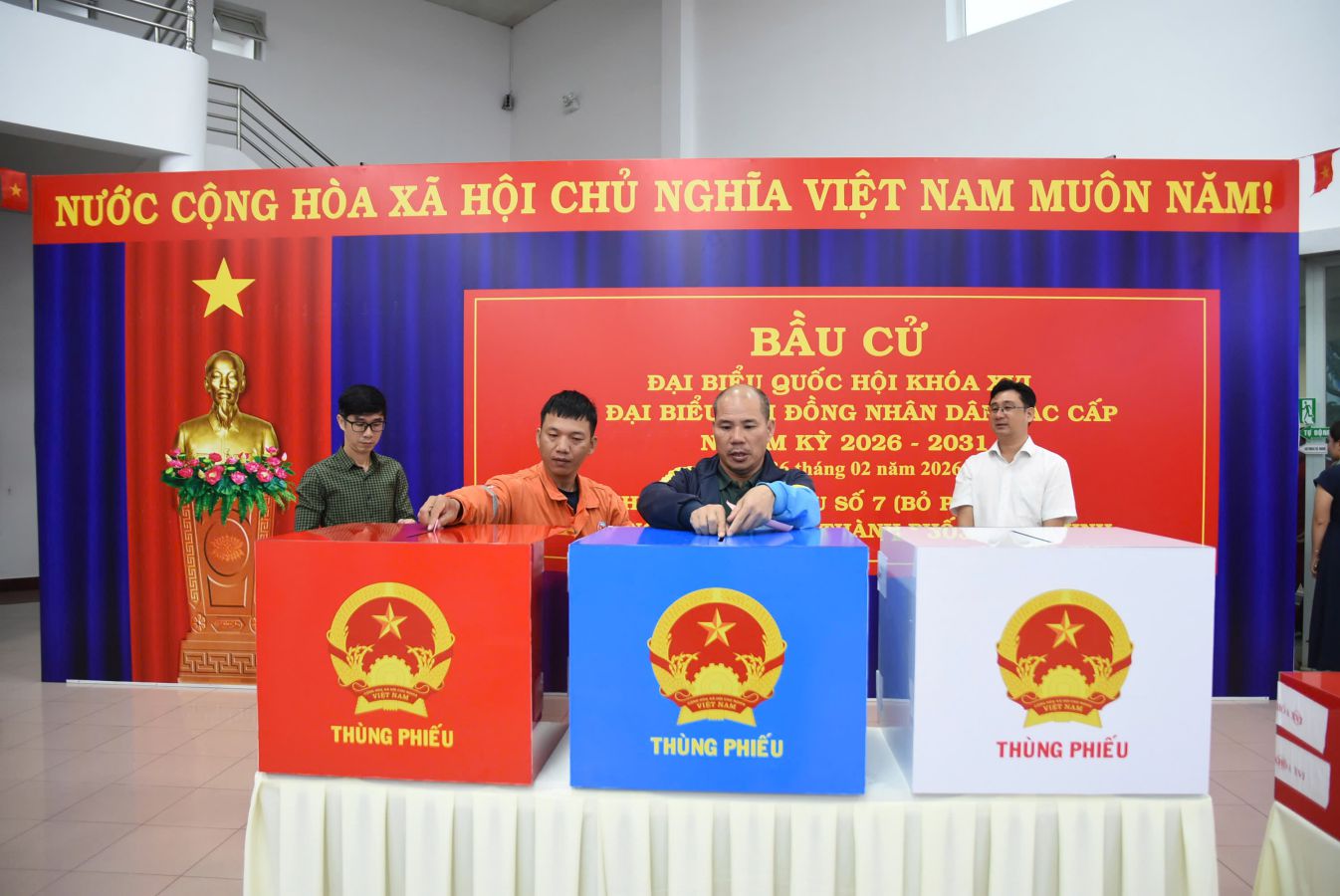 Voters at the polling station in Tam Thang ward - one of the early voting points in Ho Chi Minh City, February 26, 2026. Photo: Tri Do