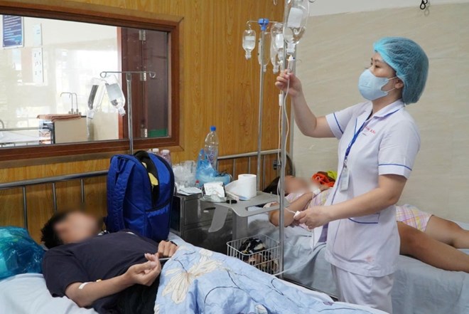 Cases suspected of food poisoning after eating bread treated at Vung Tau General Hospital. Photo: Hospital provided