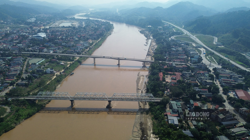 Đến 30.6.2026, tuyến kè sẽ hoàn thành, góp phần đảm bảo an toàn về tài sản, tính mạng và ngăn nguy cơ sạt lở ven sông Hồng. Ảnh: Đinh Đại