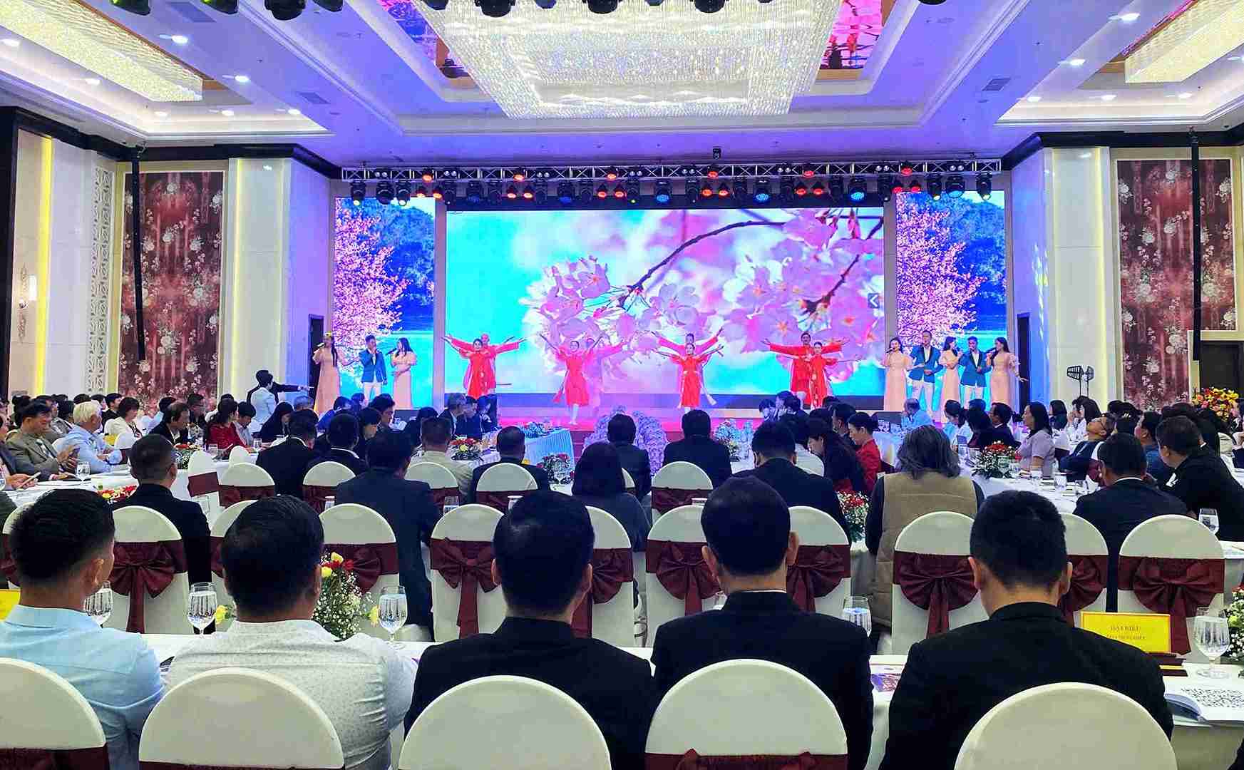 Quang cảnh buổi gặp mặt giữa lãnh đạo tỉnh Lâm Đồng 