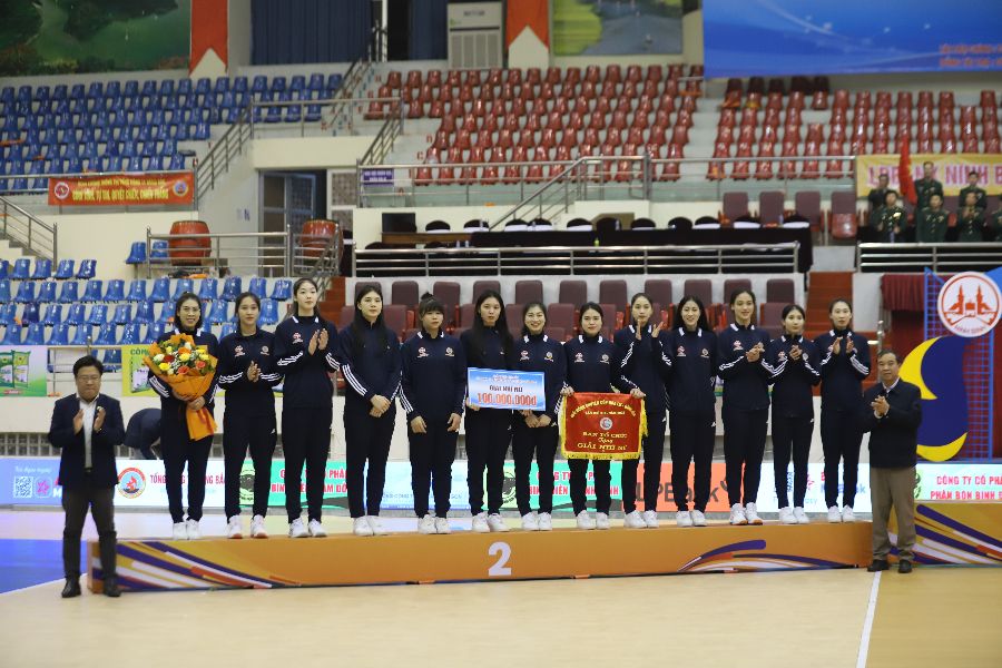 Đội Binh chủng Thông tin giành á quân Cúp Hoa Lư 2025. Ảnh: Chi Trần