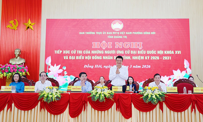 Viện trưởng VKSND Tối cao Nguyễn Huy Tiến cùng các ứng cử viên đại biểu Quốc hội và Hội đồng nhân dân tại Hội nghị. Ảnh: Baovephapluat