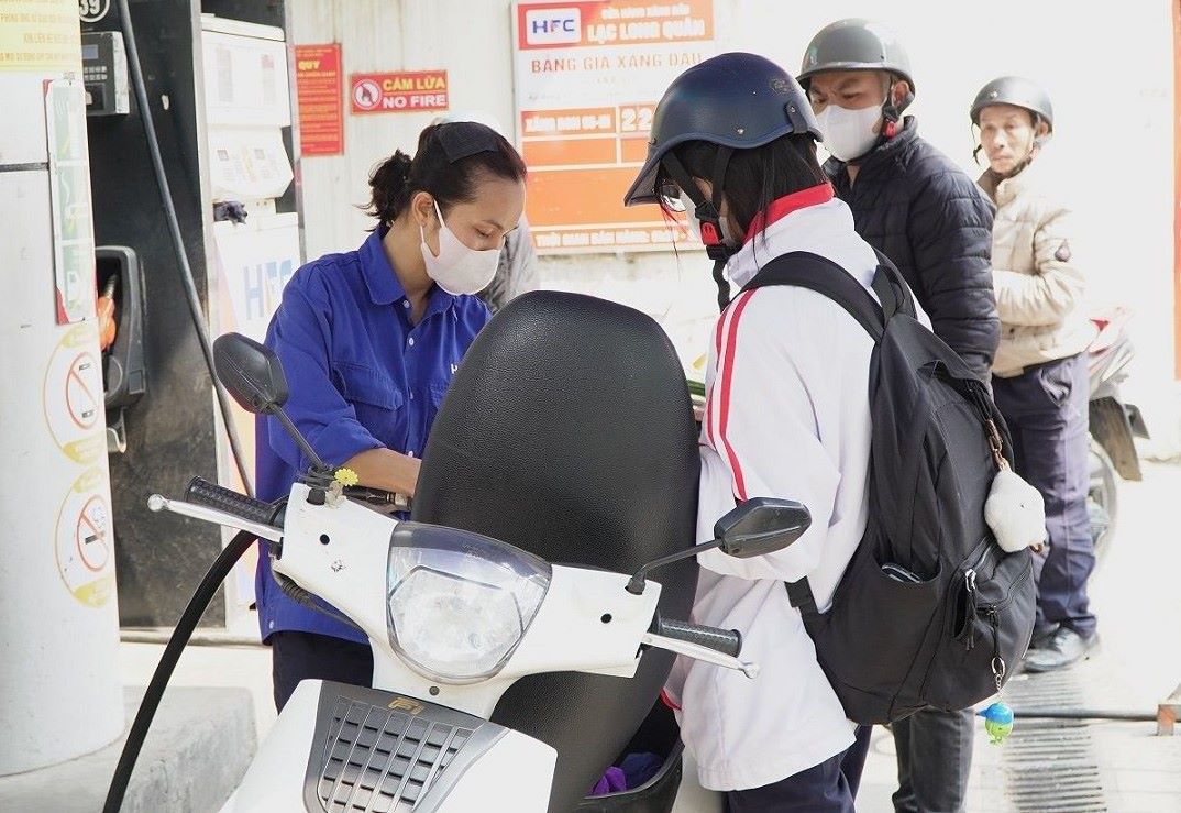 Nguồn cung xăng dầu tại Hà Nội vẫn đảm bảo. Ảnh: Viên Nguyễn