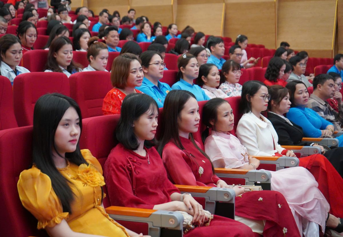 Các đại biểu dự tập huấn. Ảnh: Mai Dung