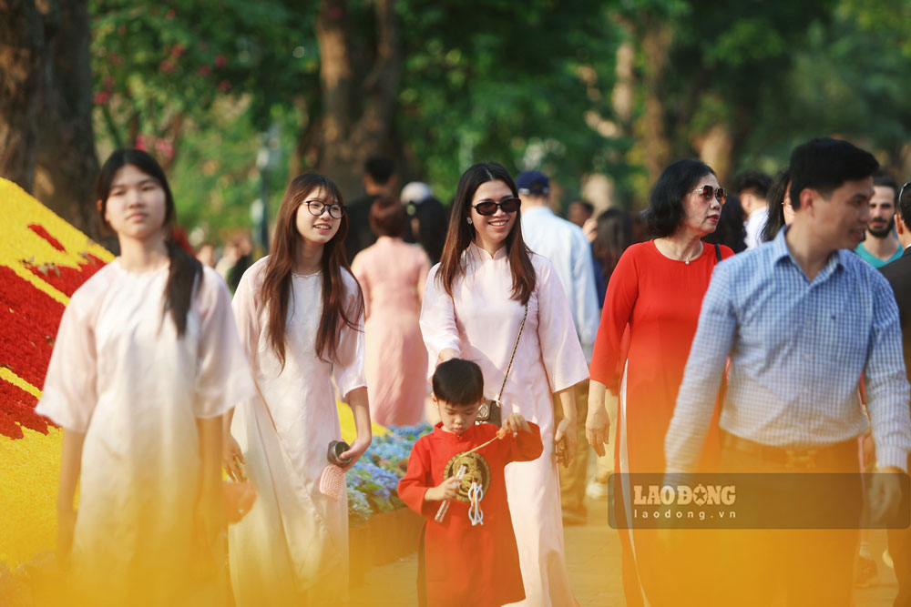 Hanoi people are proud to be in the top of the most beautiful cities in the world