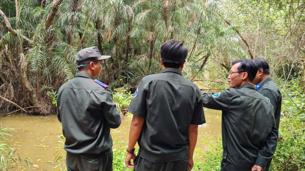 In the dry season, strengthen forest fire prevention patrols. Photo: Nhat Ho