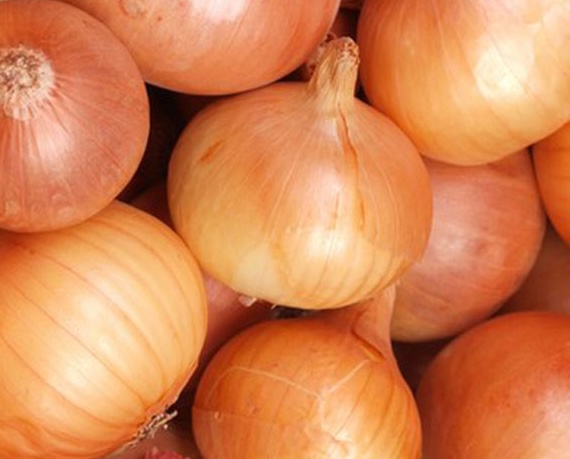 Onions are said to support effective liver detoxification when used properly. Photo: Kieu Vu
