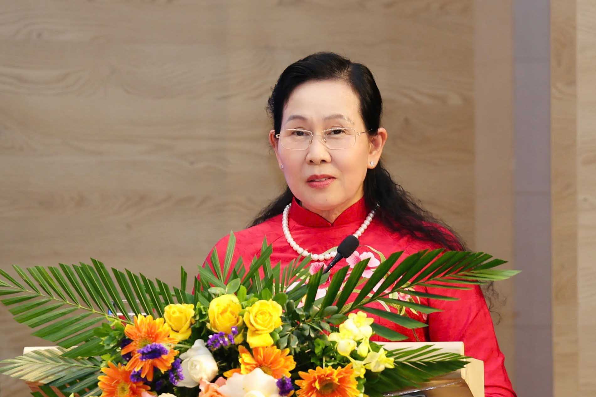 Tân Chủ tịch Hội LHPN Việt Nam Lê Thị Thủy phát biểu nhận nhiệm vụ. Ảnh: Thu Hà 