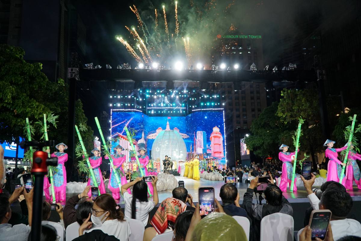 Ho Chi Minh City Ao Dai Festival 2026 opens on the evening of June 6. 3. Photo: Thanh Chan