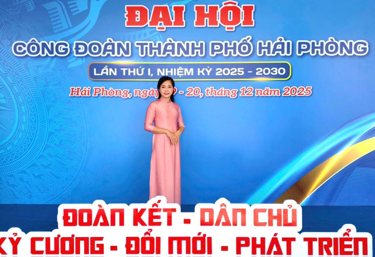 Chị Nguyễn Thị Nhung tại Đại hội Công đoàn TP Hải Phòng lần thứ nhất. Ảnh: Trang Nhung