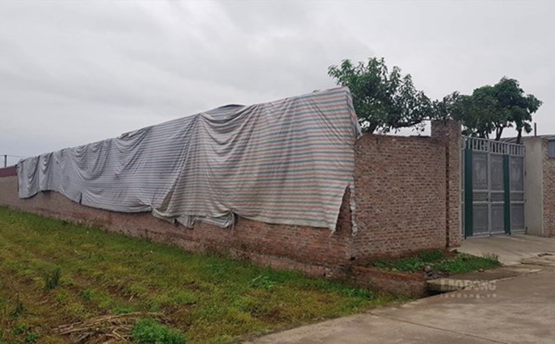 Is it allowed to build barns on annual crop land