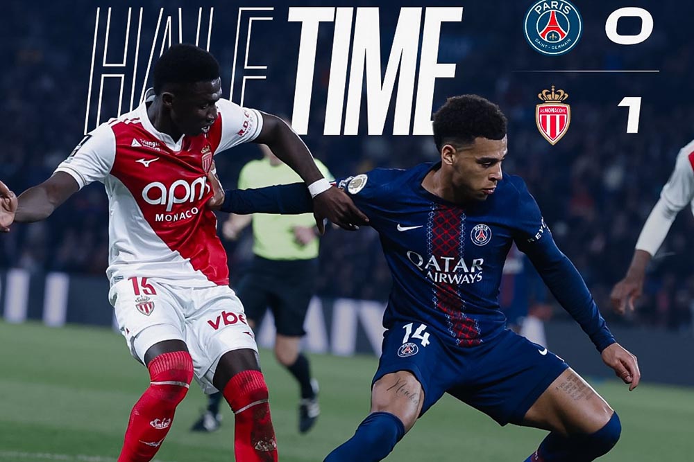 PSG (blue shirt) suffered a surprise defeat to Monaco. Photo: PSG