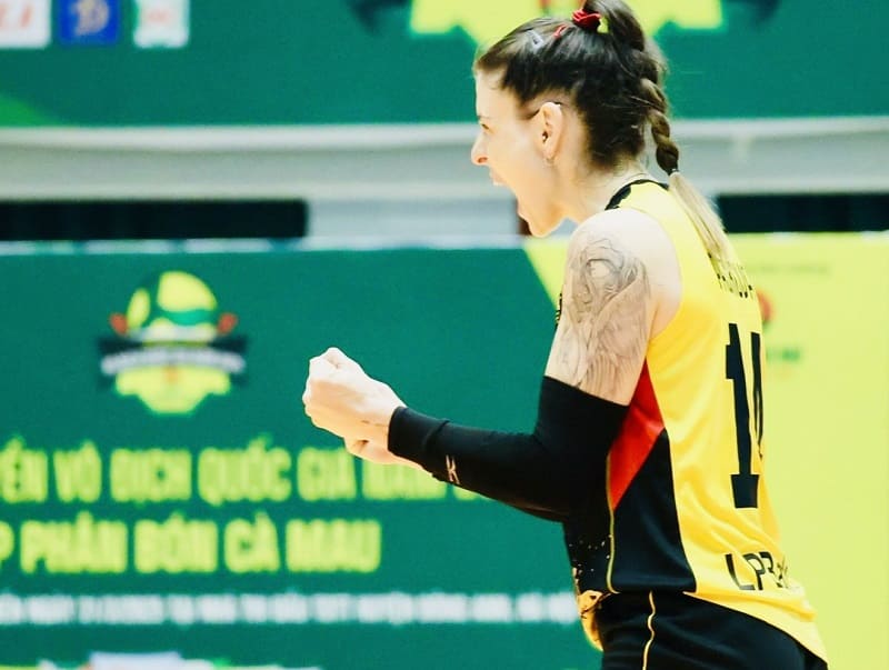 Striker Paskova did not come to Vietnam to play for the LPBank Ninh Binh women's volleyball team. Photo: VFV