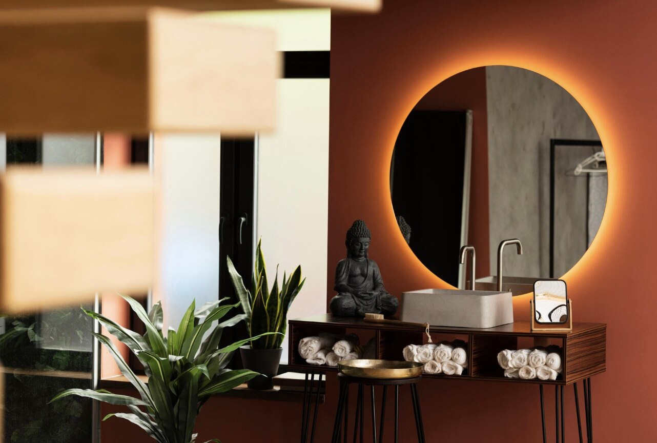 Not only brightening the space, mirrors are also said to help balance energy in the house. Photo: Thuy Duong