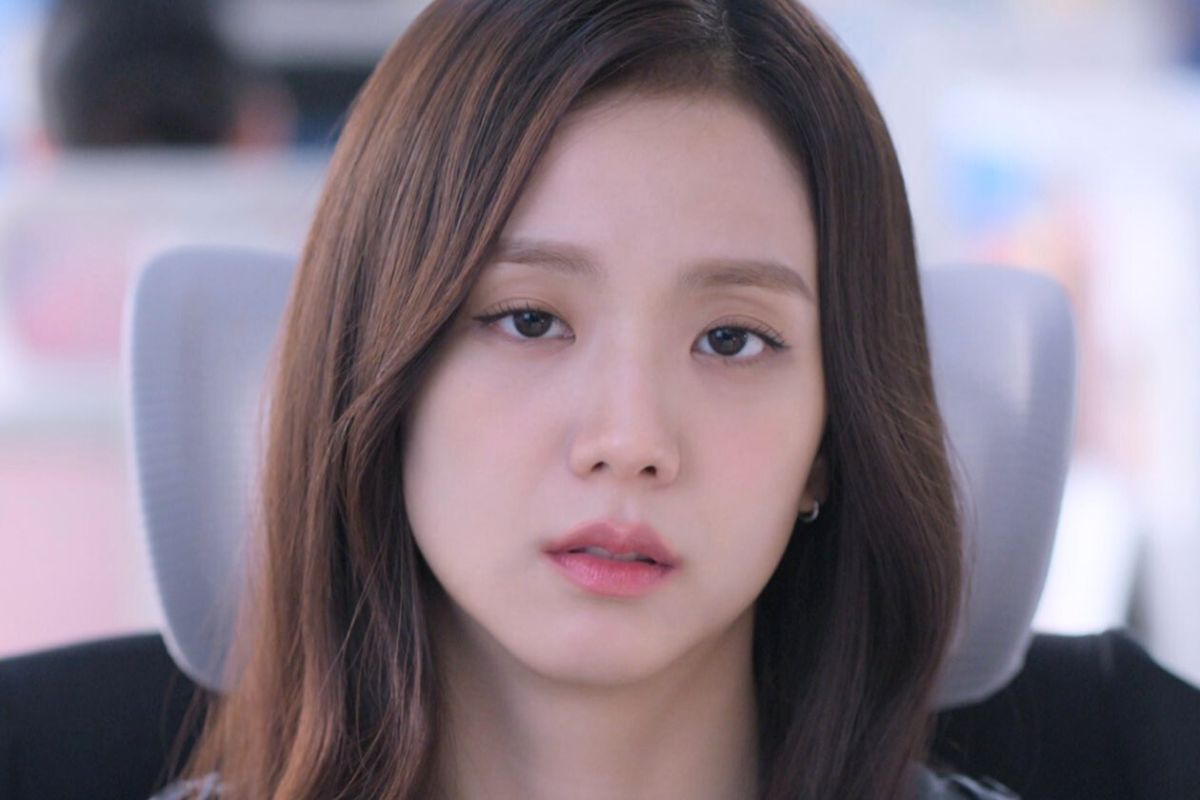 Jisoo (Blackpink) is criticized for her acting in the movie "Boyfriend on Demand". Photo: Producer