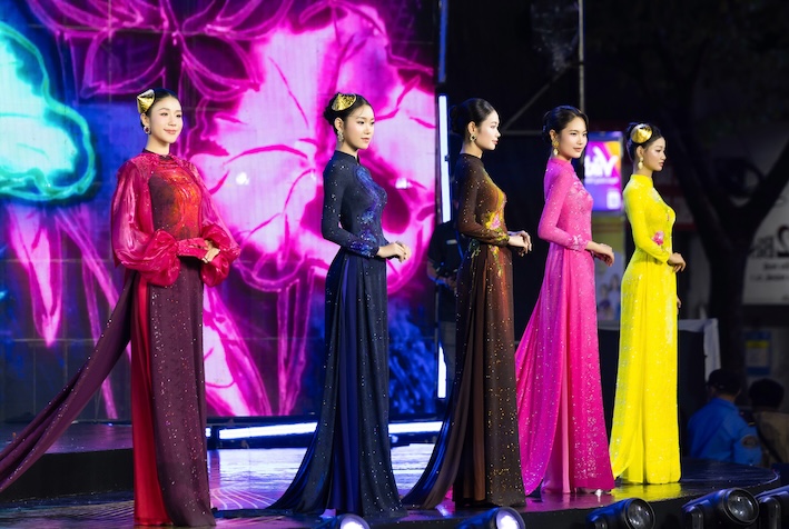 “Việt Nam gấm hoa - Di sản Bắc Bộ” hoàn thiện mạch di sản Bắc Bộ trong chủ đề “Sợi tơ vàng son - Dệt nên khát vọng”. Ảnh: Diễm Hằng