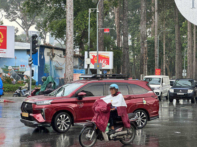 Rainstorms concentrated in the afternoon and evening in the South. Photo: Minh Tam