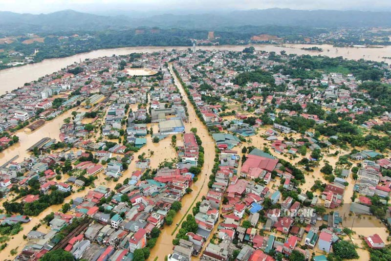 Trung tâm tỉnh Lào Cai (TP Yên Bái cũ) có đến 19 điểm ngập lụt mỗi khi mưa to, lũ sông Hồng dâng cao. Ảnh: Văn Đức