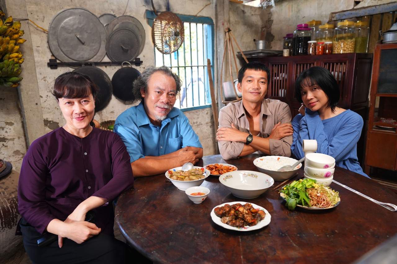 Dàn diễn viên Quỷ nhập tràng 2. Ảnh: Đoàn phim.