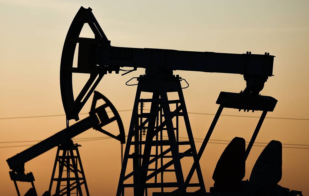 Dự báo giá dầu có thể tăng lên trên 100 USD/thùng vào tuần tới nếu eo biển Hormuz tiếp tục bị phong tỏa. Ảnh: TASS 