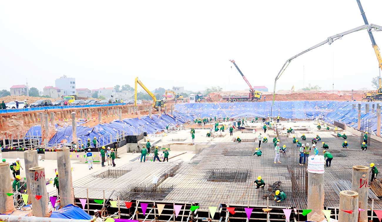 Dự án đang được đẩy nhanh tiến độ các hạng mục. Ảnh: Dương Thủy  