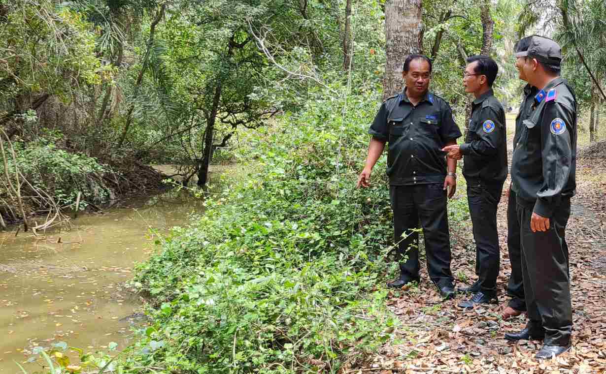 Tăng cường kiểm tra phòng chống cháy rừng mùa khô tại Cà Mau. Ảnh: Nhật Hồ.