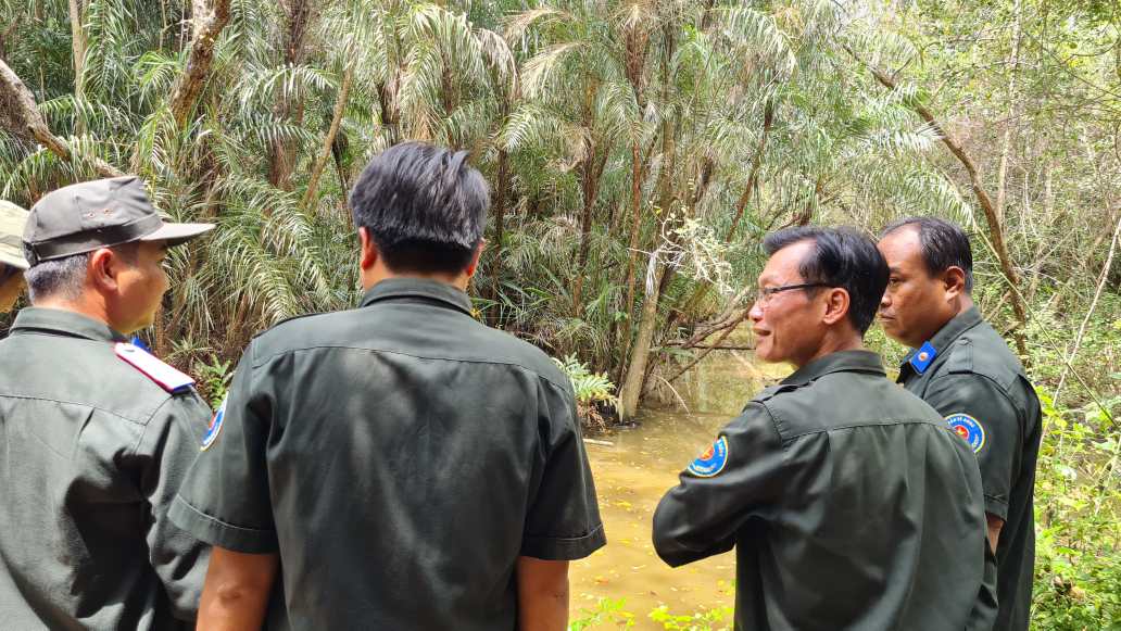 Lực lượng làm nhiệm vụ phòng chống cháy rừng thường xuyên kiểm tra. Ảnh: Nhật Hồ.