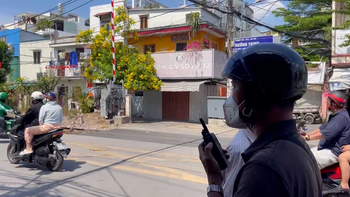 Ho Chi Minh City traffic police ambush to record violating motorbikes. Photo: Minh Tam