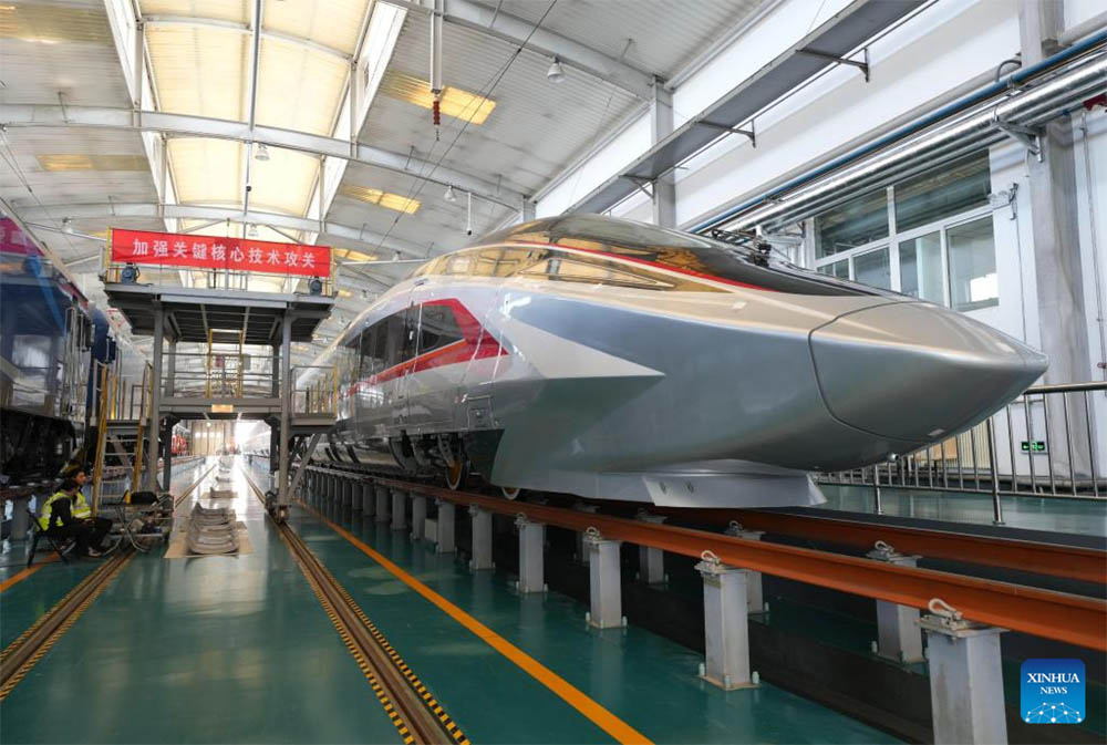 Prototype of the world's fastest CR450 high-speed train, one of China's super projects in the next 5 years. Photo: Xinhua.