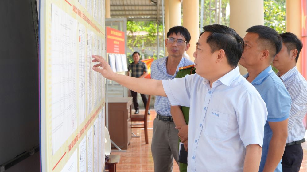 Applying technology to propaganda on election day in Da Nang