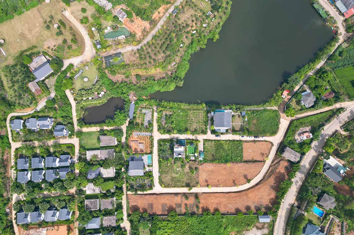 Khu vực hồ Yên Bài nhìn từ trên cao. Ảnh: NVCC