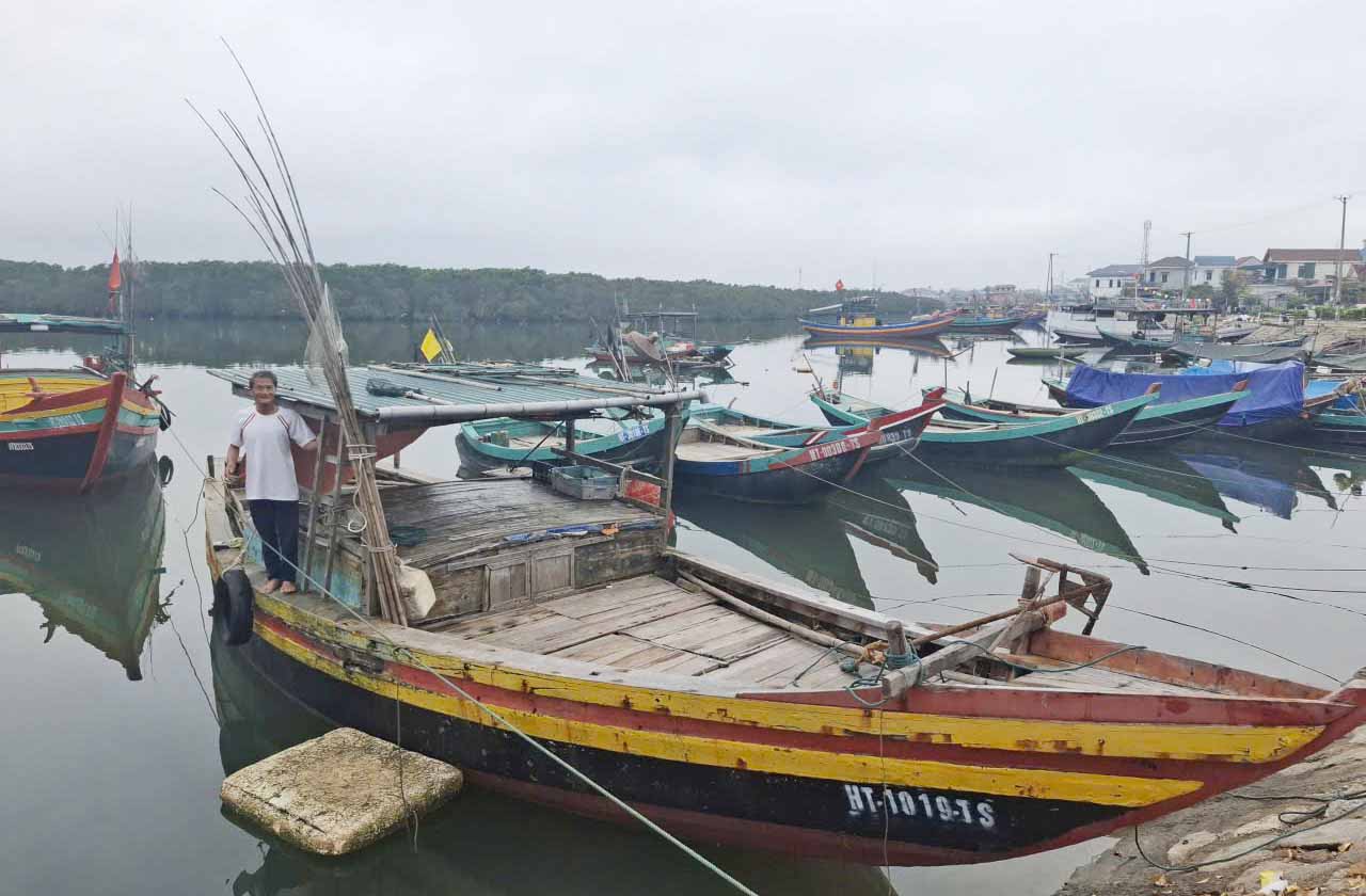 Nhiều ngư dân ở xã Lộc Hà đã sẵn sàng cho ngày tham gia bầu cử. Ảnh: Trần Tuấn