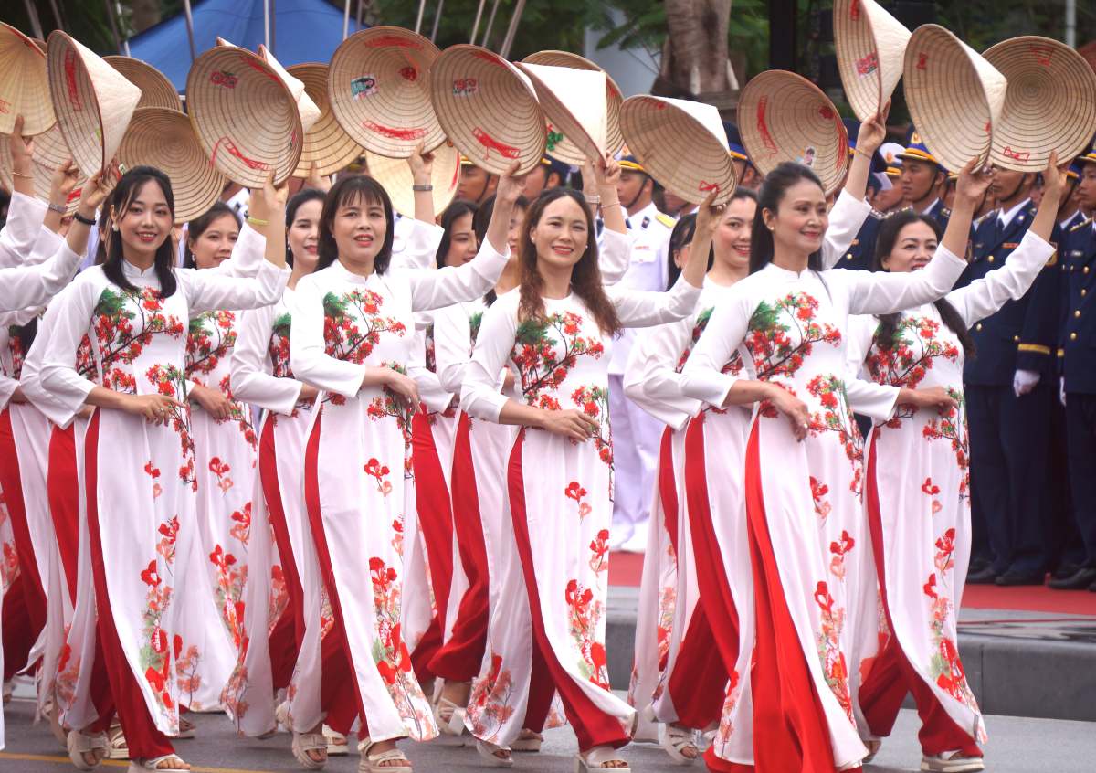 Hai Phong City Labor Federation officially launches online photo contest to celebrate the 8th. 3. Photo: Mai Dung