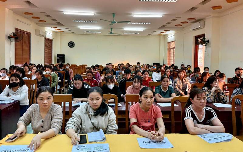 Đông đảo đoàn viên, công nhân tham gia các hội nghị. Ảnh: Minh Thủy