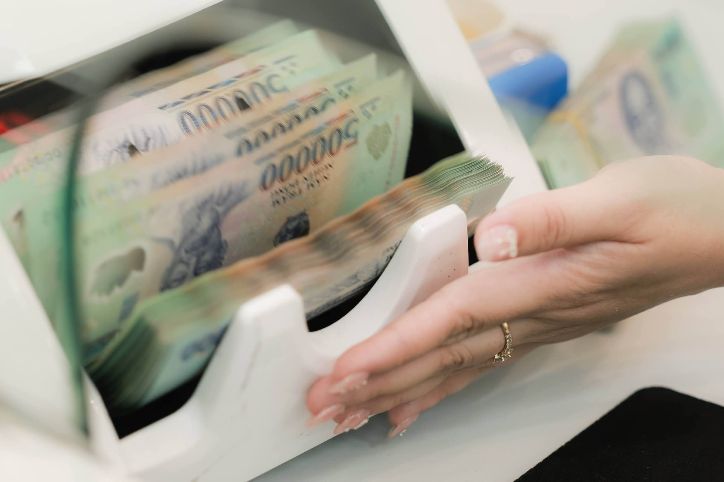 Chính quyền nói về đề xuất hỗ trợ tiền mặt cho người trên 70 tuổi không có lương hưu. Ảnh: Hải Nguyễn