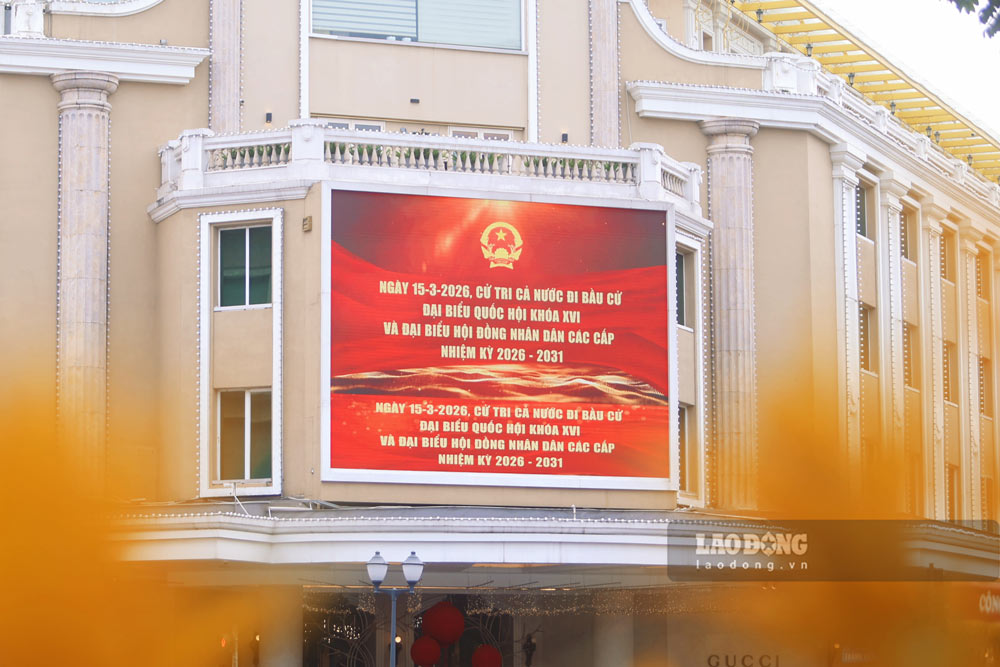 Các quy định liên quan tới bầu cử nhận được sự quan tâm của bạn đọc. Trong ảnh: Pano tuyên truyền về bầu cử trên đường phố Hà Nội. Ảnh: Dương Anh