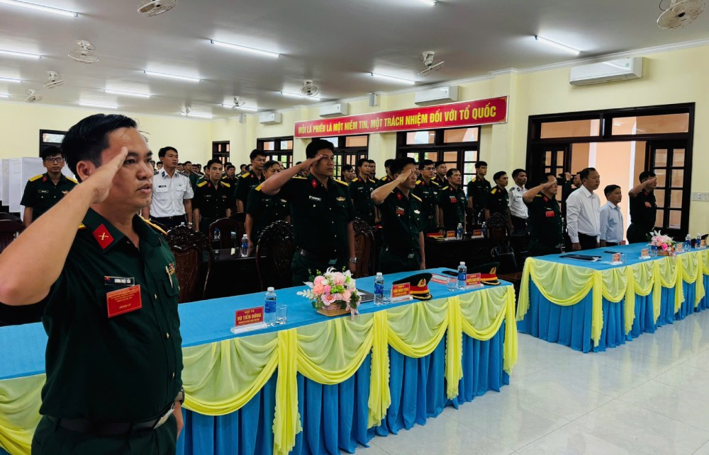 Thực hiện các nghi thức trước khi vào cuộc bầu cử. Ảnh: Nam Phương