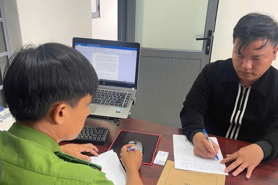 Đối tượng Nguyễn Thanh Hòa bị bắt sau khi gây ra loạt vụ trộm xe máy. Ảnh: Công an