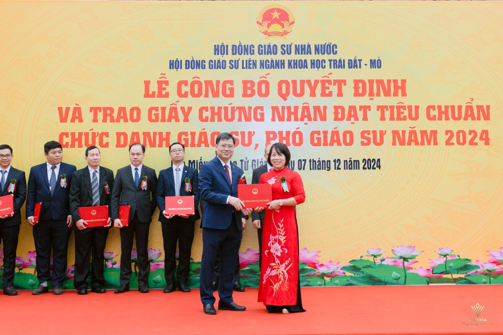 PGS. TS Lê Thị Thu Hà được công nhận chức danh Phó Giáo sư năm 2024. Ảnh: NVCC