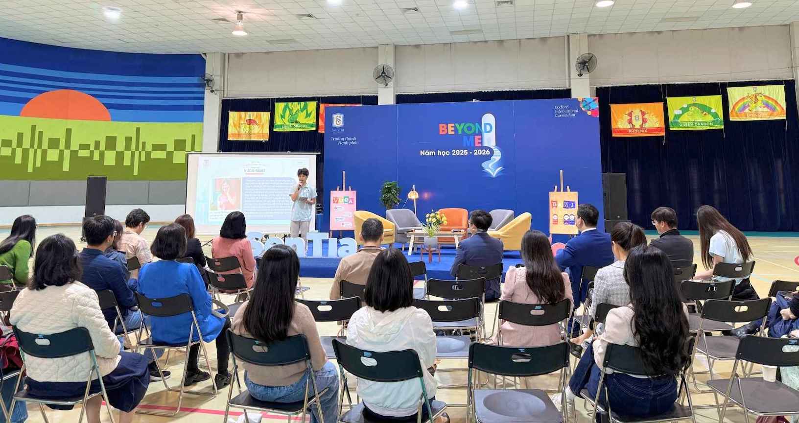 Tọa đàm SenTia Talk với chủ đề “Cần chuẩn bị gì cho con trong thời đại VUCA - BANI?“. Ảnh: Phương Anh