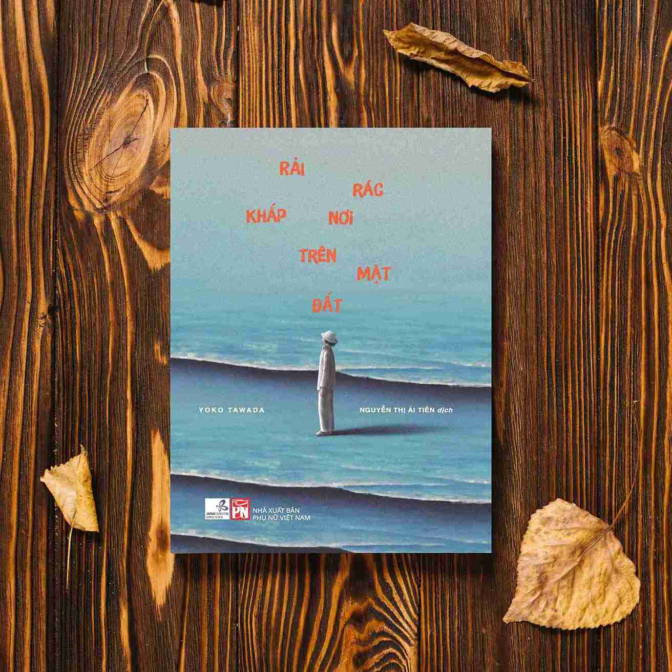 Cuốn sách “Rải rắc khắp nơi trên mặt đất” của nhà văn Yoko Tawada vừa ra mắt bản tiếng Việt.