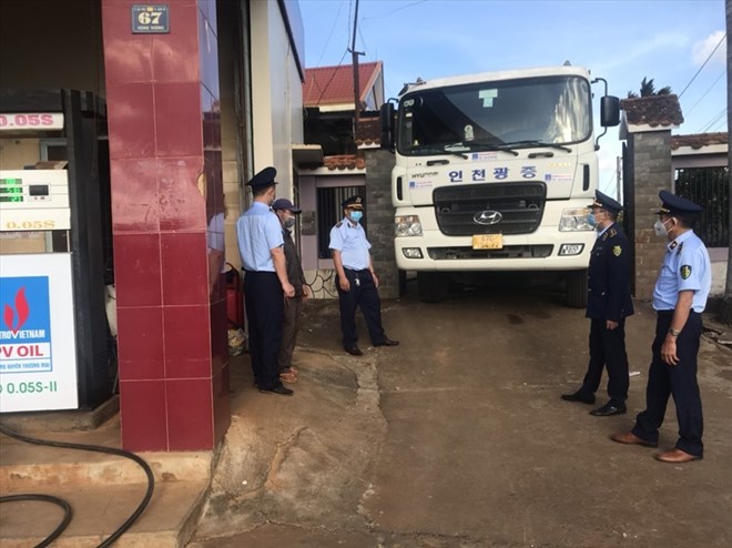 Lực lượng chức năng tỉnh Đắk Lắk đang theo dõi sát hoạt động kinh doanh xăng dầu của các đơn vị trên địa bàn. Ảnh: Bảo Trung