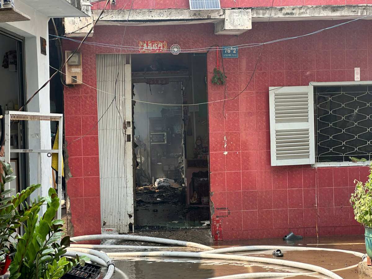 House fire in Ho Chi Minh City, many belongings burned down. Photo: Minh Tam