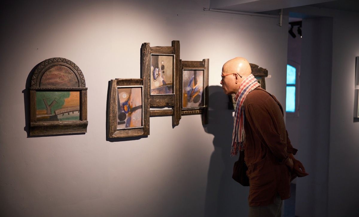 Triển lãm tạo nhiều cảm xúc cho người xem. Ảnh Thùy Chi